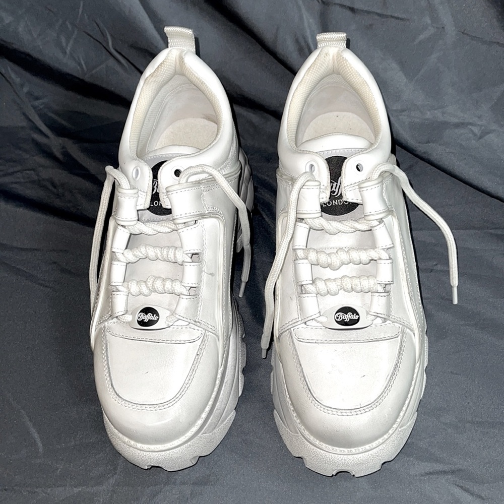 Buffalo London leather unisex sneaker size 41